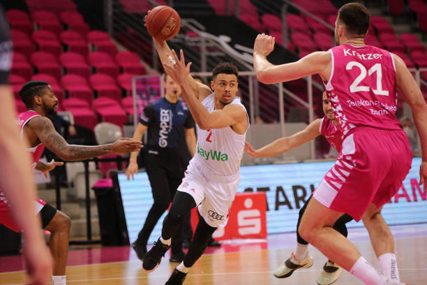 利物浦采用 利物浦采用