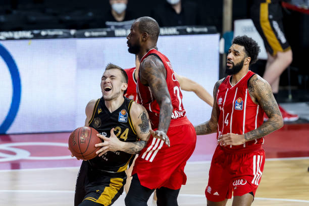 年轻人有更 年轻人有更